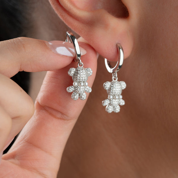 Mini Teddy Ohrringe aus 925 Silber von AURIME, detailreiche süße Tier-Designs für elegante Ohrschmuck.