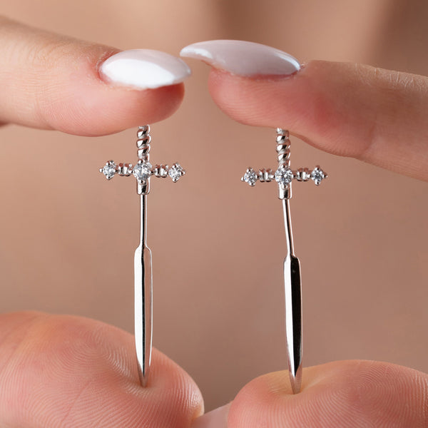 Elegante silberne LUIA Ohrringe aus 925 Silber von AURIME, detailreiches Design, zum Verlieben.