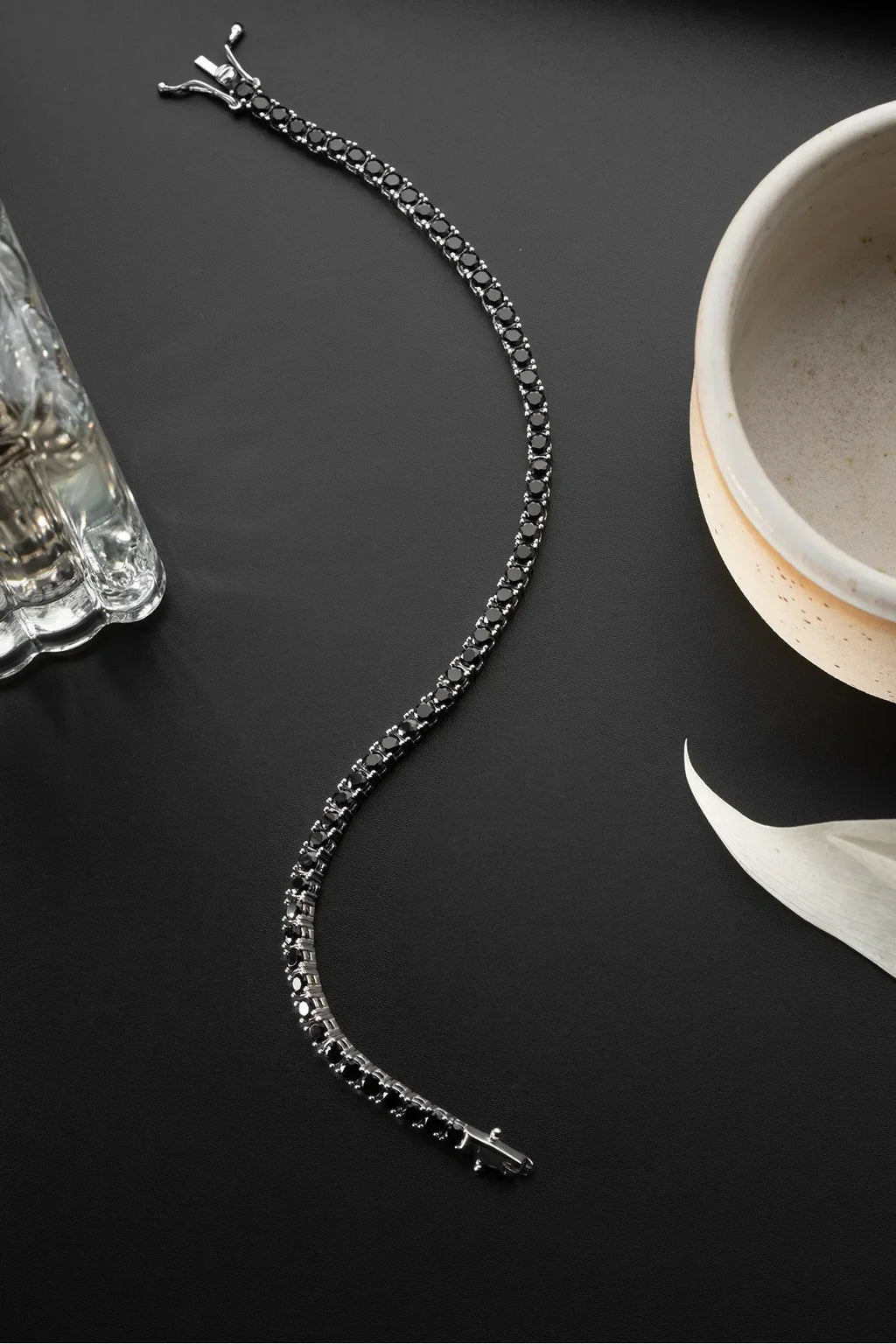 ICED OUT ARMBAND AUS SCHWARZEM STEIN aus 925 Silber - Eleganter Armband - AURIME