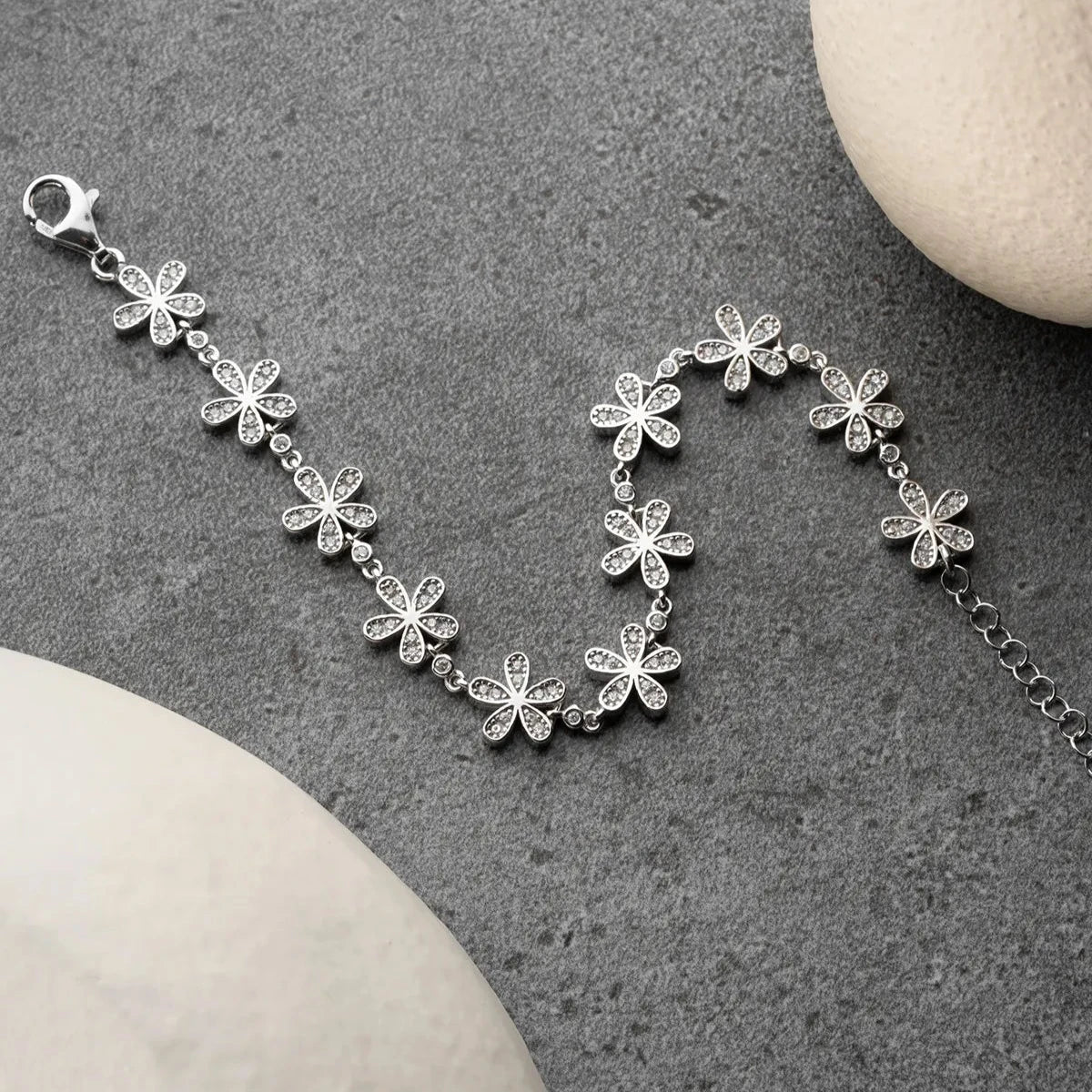 ZIRKONSTEIN BLUME ARMBAND aus 925 Silber - Eleganter Armband - AURIME