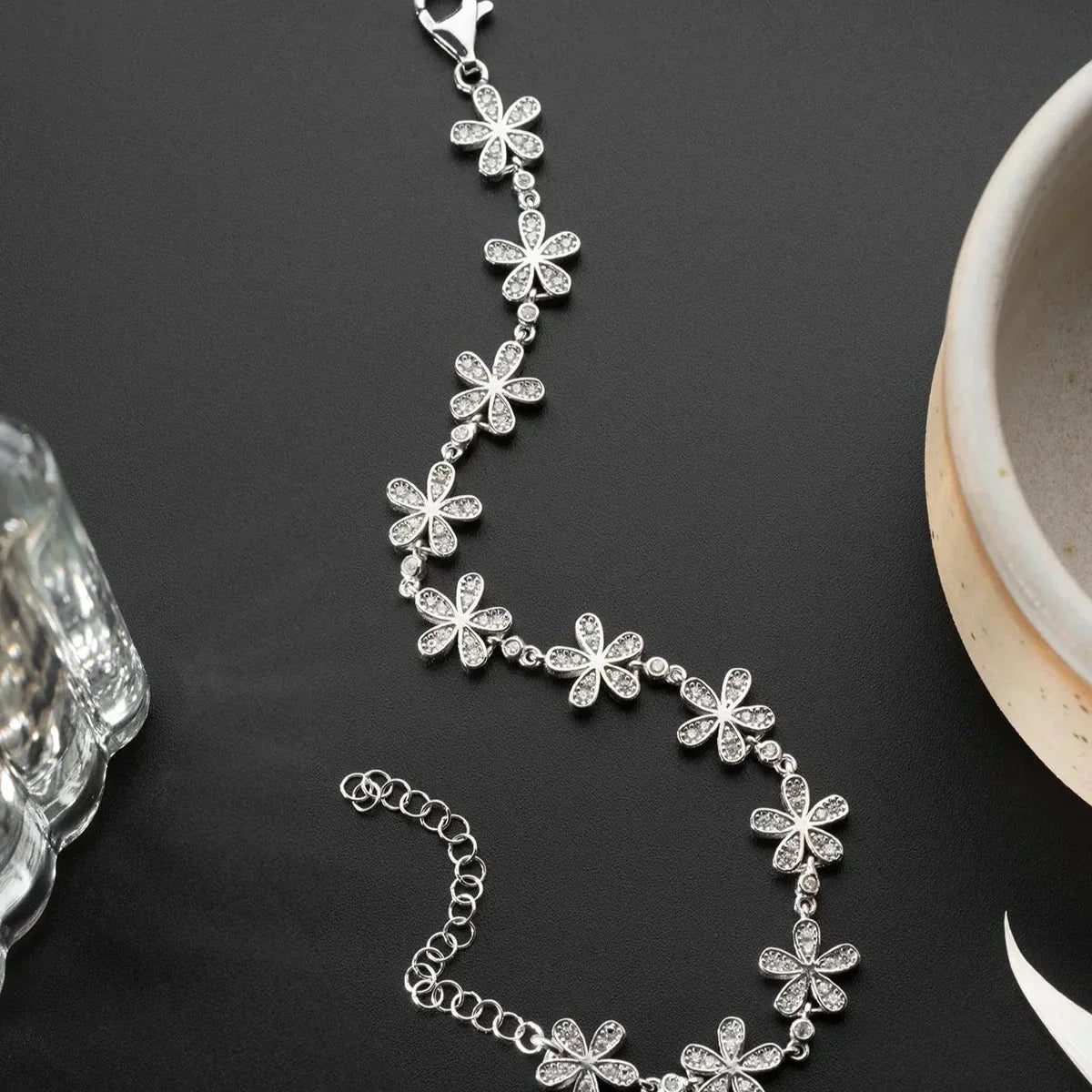 ZIRKONSTEIN BLUME ARMBAND aus 925 Silber - Eleganter Armband - AURIME