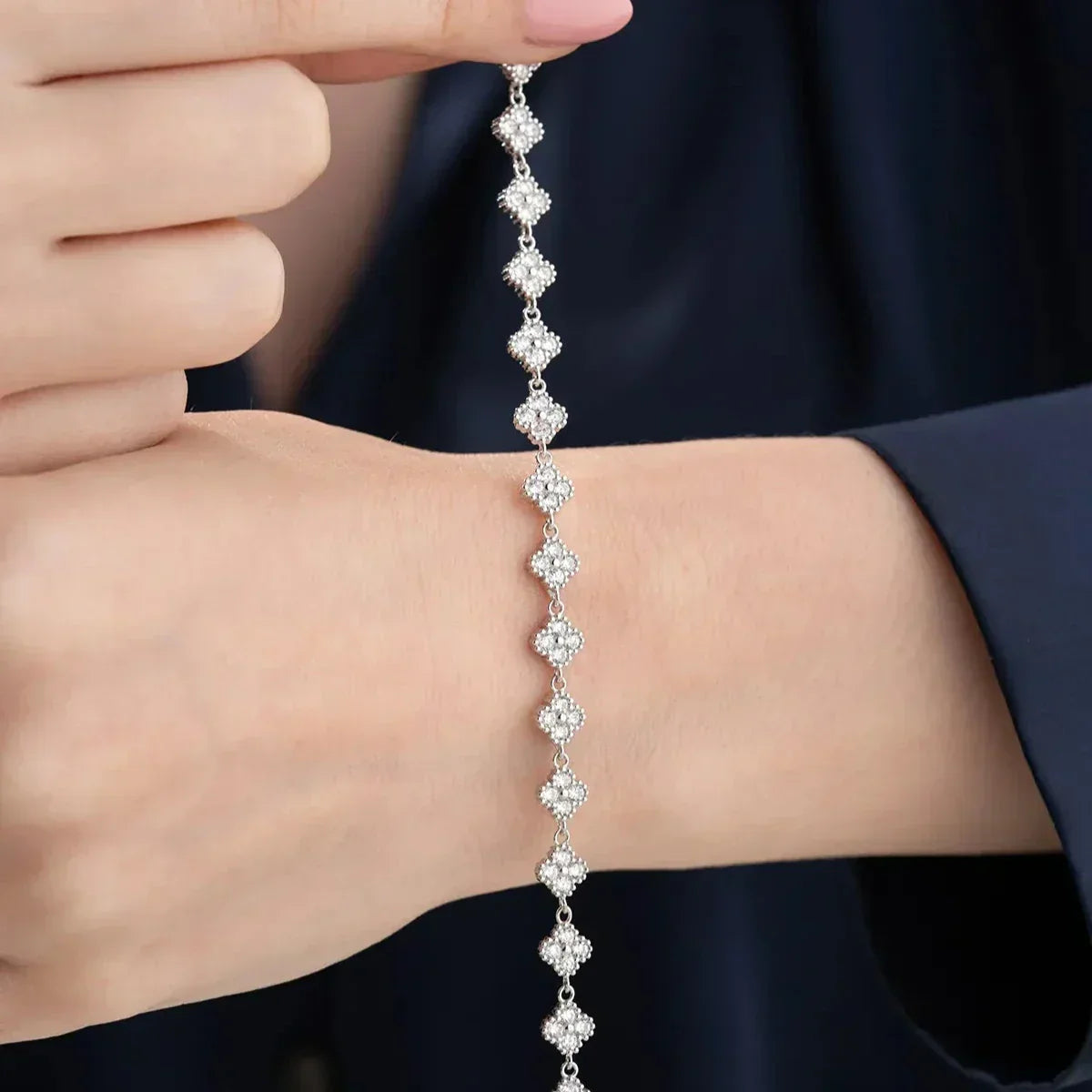 ZIRKON STEIN KLEE ARMBAND aus 925 Silber - Eleganter Armband - AURIME