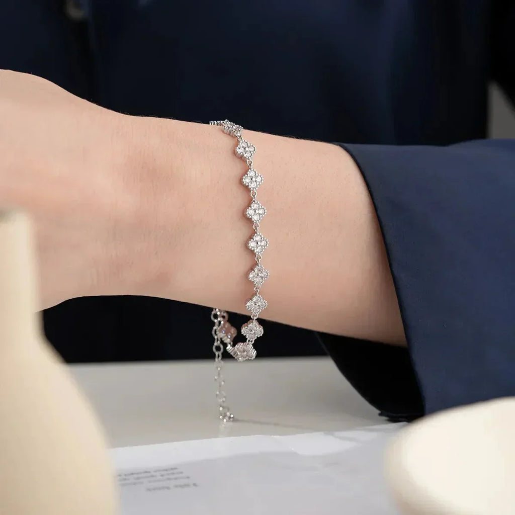 ZIRKON STEIN KLEE ARMBAND aus 925 Silber - Eleganter Armband - AURIME