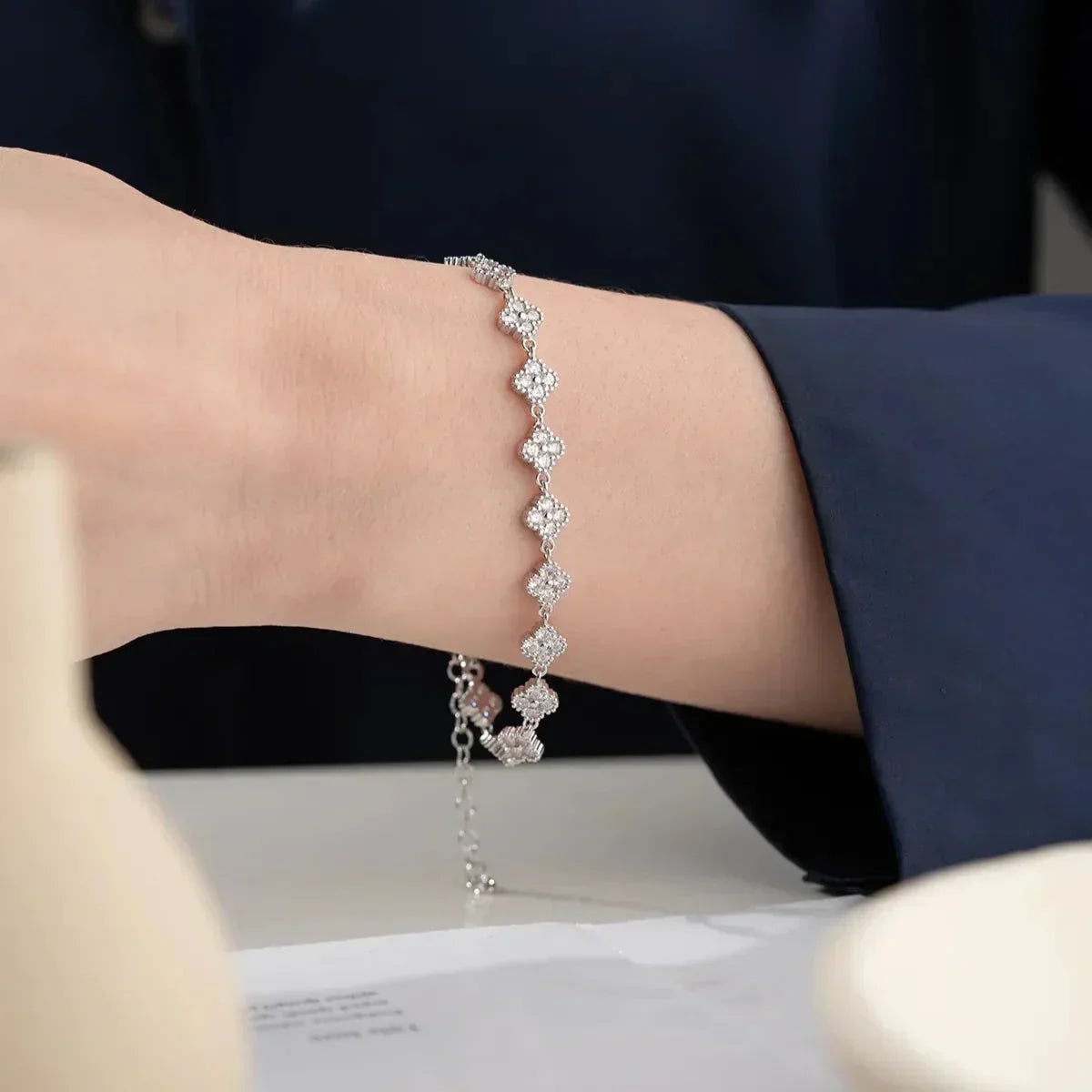 ZIRKON STEIN KLEE ARMBAND aus 925 Silber - Eleganter Armband - AURIME