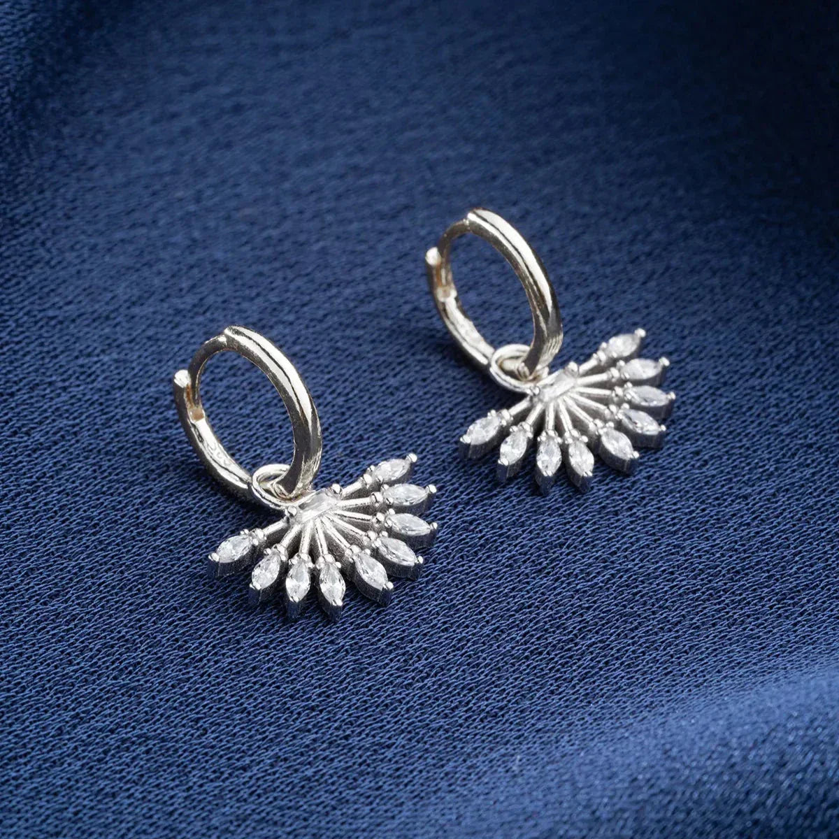ZIRKONSTEIN SAN OHRRINGE aus 925 Silber - Eleganter Ohrringe - AURIME