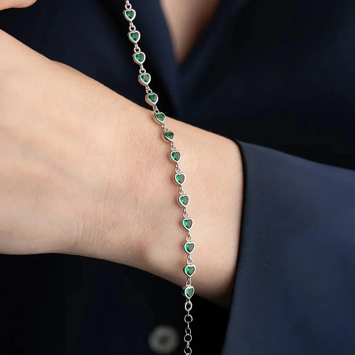 MINI HERZ SMARAGD ARMBAND aus 925 Silber - Eleganter Armband - AURIME