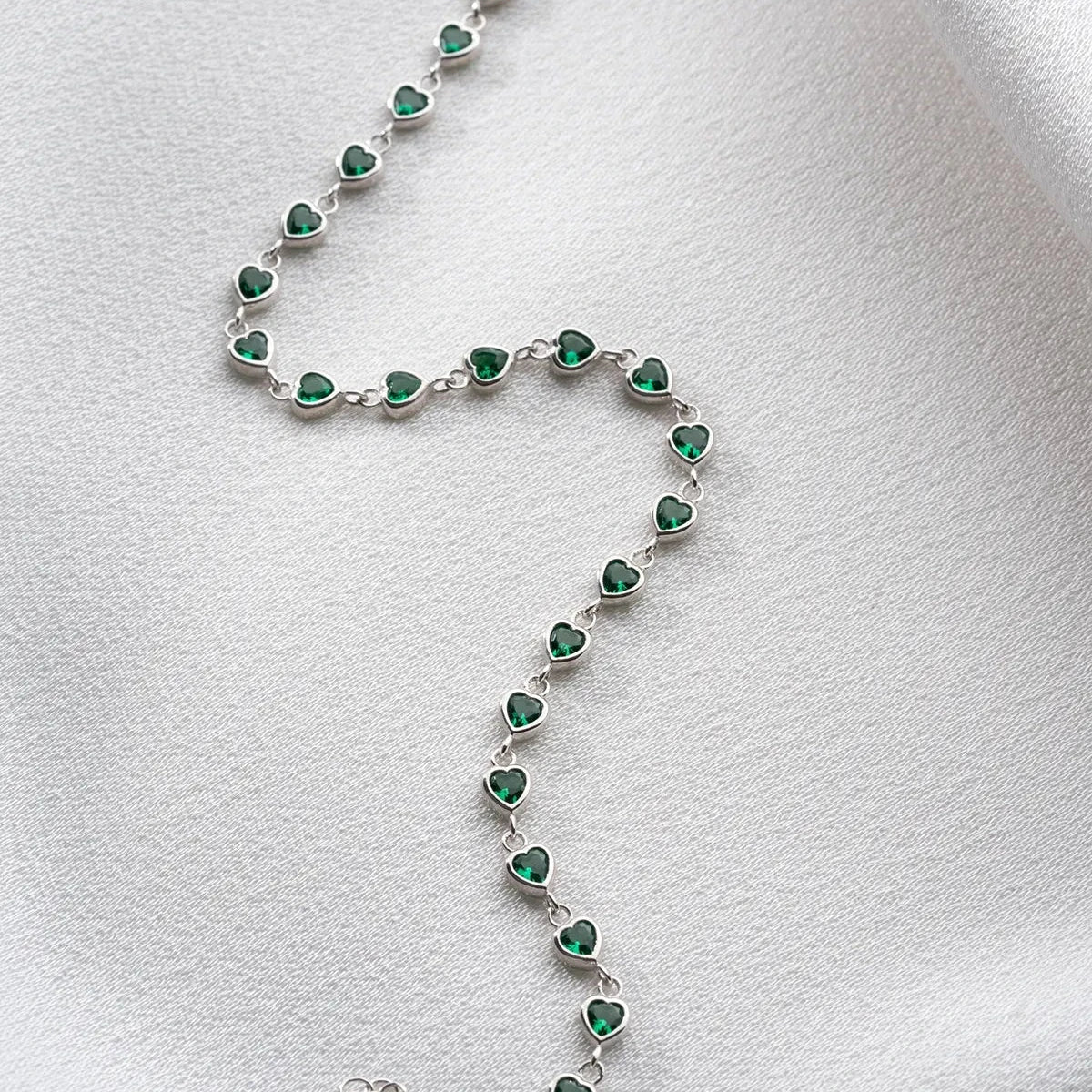 MINI HERZ SMARAGD ARMBAND aus 925 Silber - Eleganter Armband - AURIME