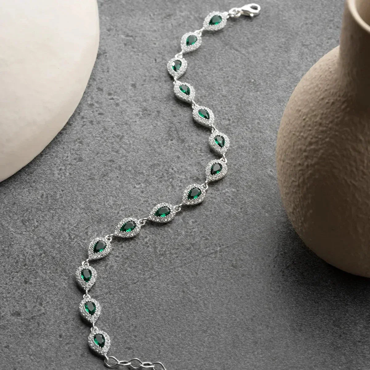 TROPFENSTEIN SMARAGD ARMBAND aus 925 Silber - Eleganter Armband - AURIME
