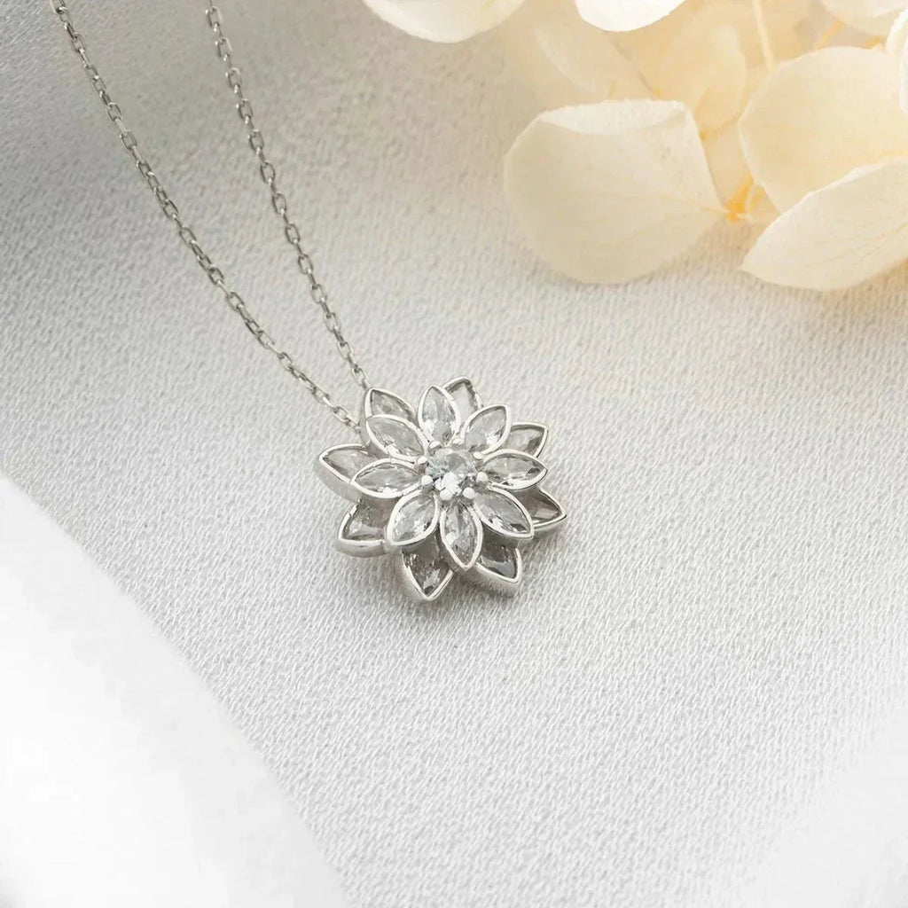 WEISSE LOTUSBLUME HALSKETTE aus 925 Silber - Eleganter Halskette - AURIME