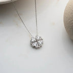 WEISSE STEINKETTE MIT MAGNET aus 925 Silber - Eleganter Halskette - AURIME