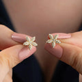 Silvra Ohrringe aus 925 Silber von Aurime, detailreiche Ohrschmuck mit eleganter Gestaltung, Nahaufnahme im Zoom.