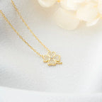 MİNİMAL ZIRKONIA KLEEBLATT HALSKETTE aus 925 Silber - Eleganter Halskette - AURIME