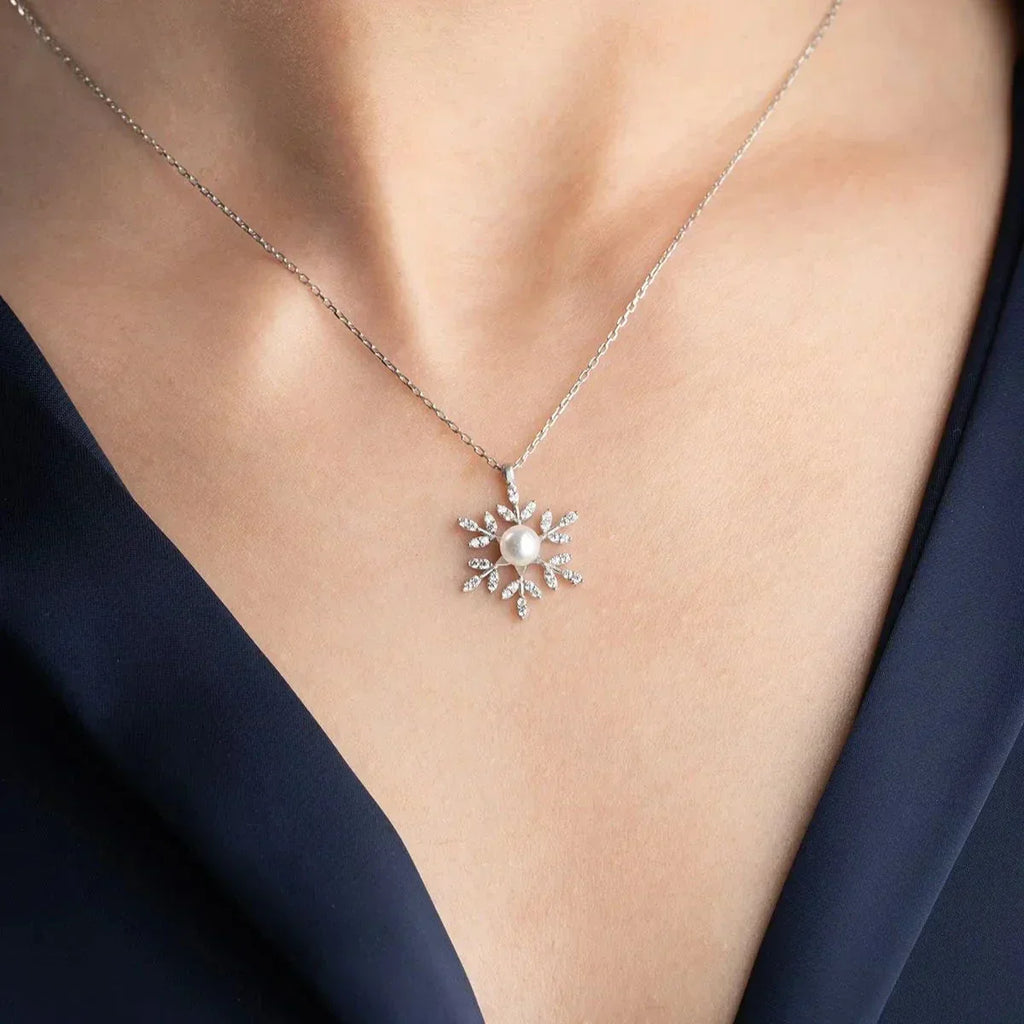 PERLEN & SCHNEEFLOCKEN HALSKETTE aus 925 Silber - Eleganter Halskette - AURIME