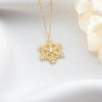 SCHNEEFLOCKE & STERN HALSKETTE aus 925 Silber - Eleganter Halskette - AURIME