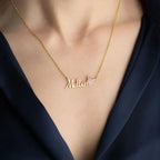 NAMENSKETTE MIT SCHMETTERLING aus 925 Silber - Eleganter Halskette - AURIME