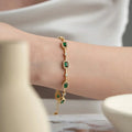 Ruvia Armband aus 925 Silber von Aurime, zeigt ein elegantes, filigranes Design auf weißem Hintergrund.