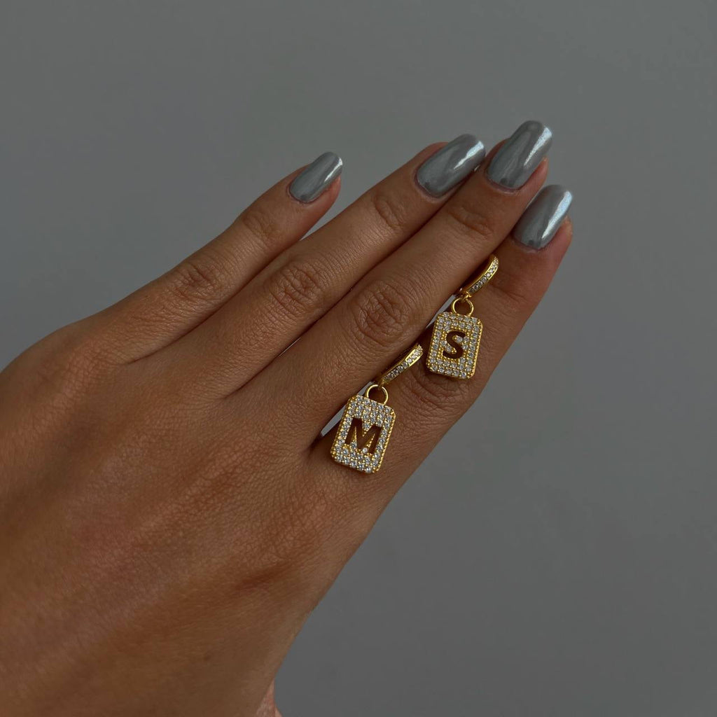 SHINE LETTER OHRRINGE aus 925 Silber - Eleganter Ohrringe - AURIME