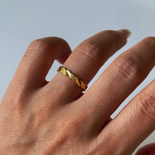 Silberring BURMA RING II aus 925er Silber von AURIME, detailreiche design, perfekt für eleganten Schmuckstil