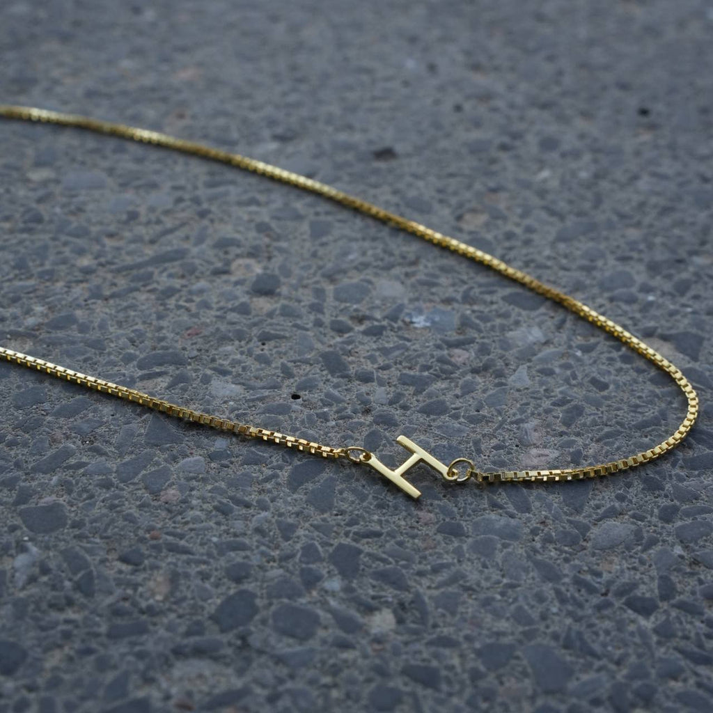 MINIMAL INITIALEN CUBIC NECKLACE aus 925 Silber - Hochwertiger Schmuck - AURIME