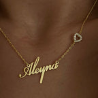 NAMENSKETTE MIT ZIRKONIA HERZ aus 925 Silber - Eleganter Halskette - AURIME