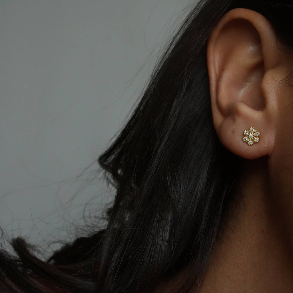 ZIRKONIA DAISY OHRSTECKER aus 925 Silber - Hochwertiger Schmuck - AURIME