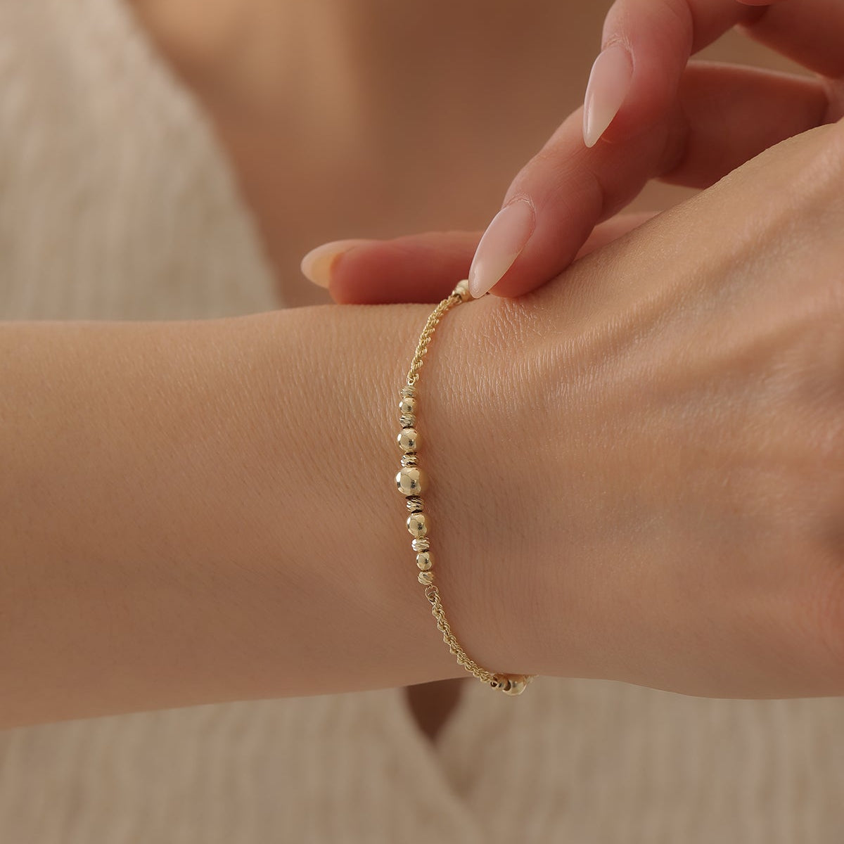 ARMBAND MIT DORIKA-KUGELN UND SEILKETTEN-DESIGN | 14K GOLD