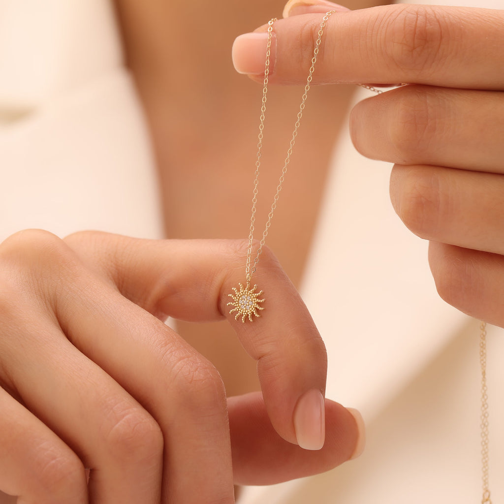 SONNE MIT ZIRKONSTEIN HALSKETTE | 14K GOLD