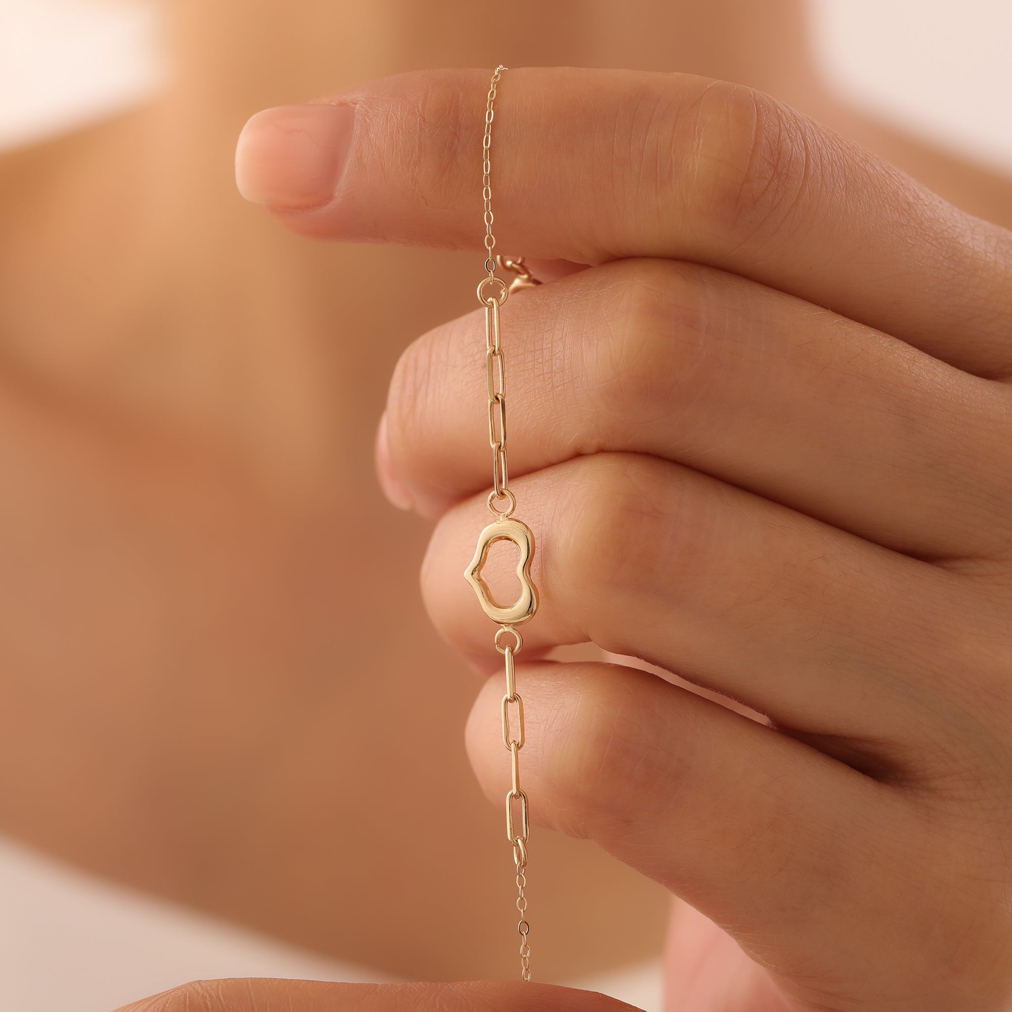 MINI BÜROKLAMMER-ARMBAND MIT HOHLEM HERZ ARMKETTE | 14K GOLD