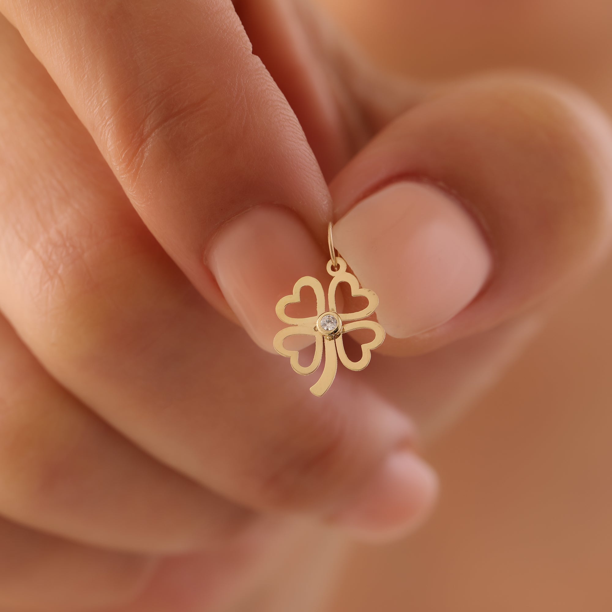 ZIRKONSTEIN VIERBLÄTTRIGES KLEEBLATT ANHÄNGER | 14K GOLD