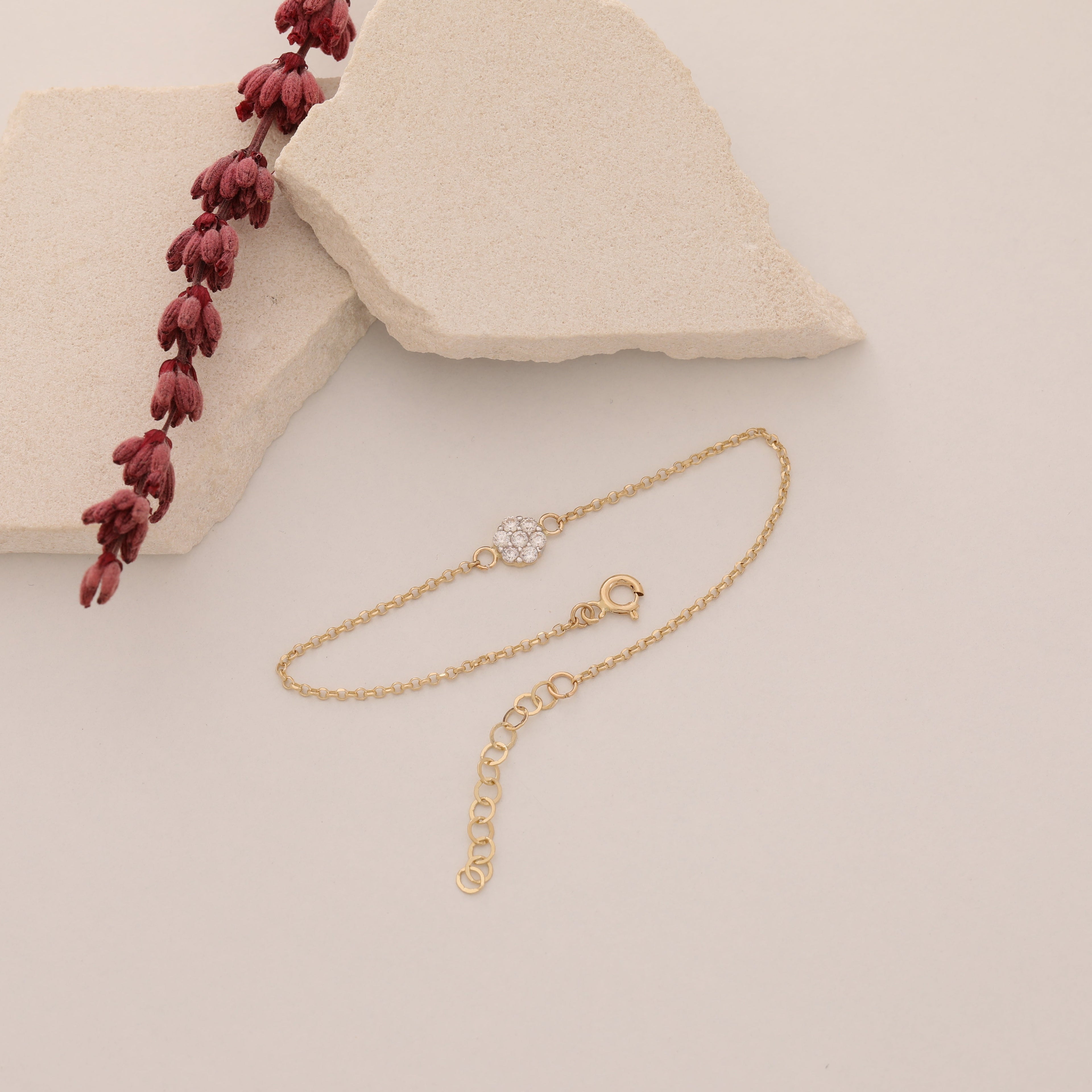 MINIMALISTISCHE ELEGANTE BLUME MIT ZIRKONIA-STEINEN ARMKETTE | 14K GOLD