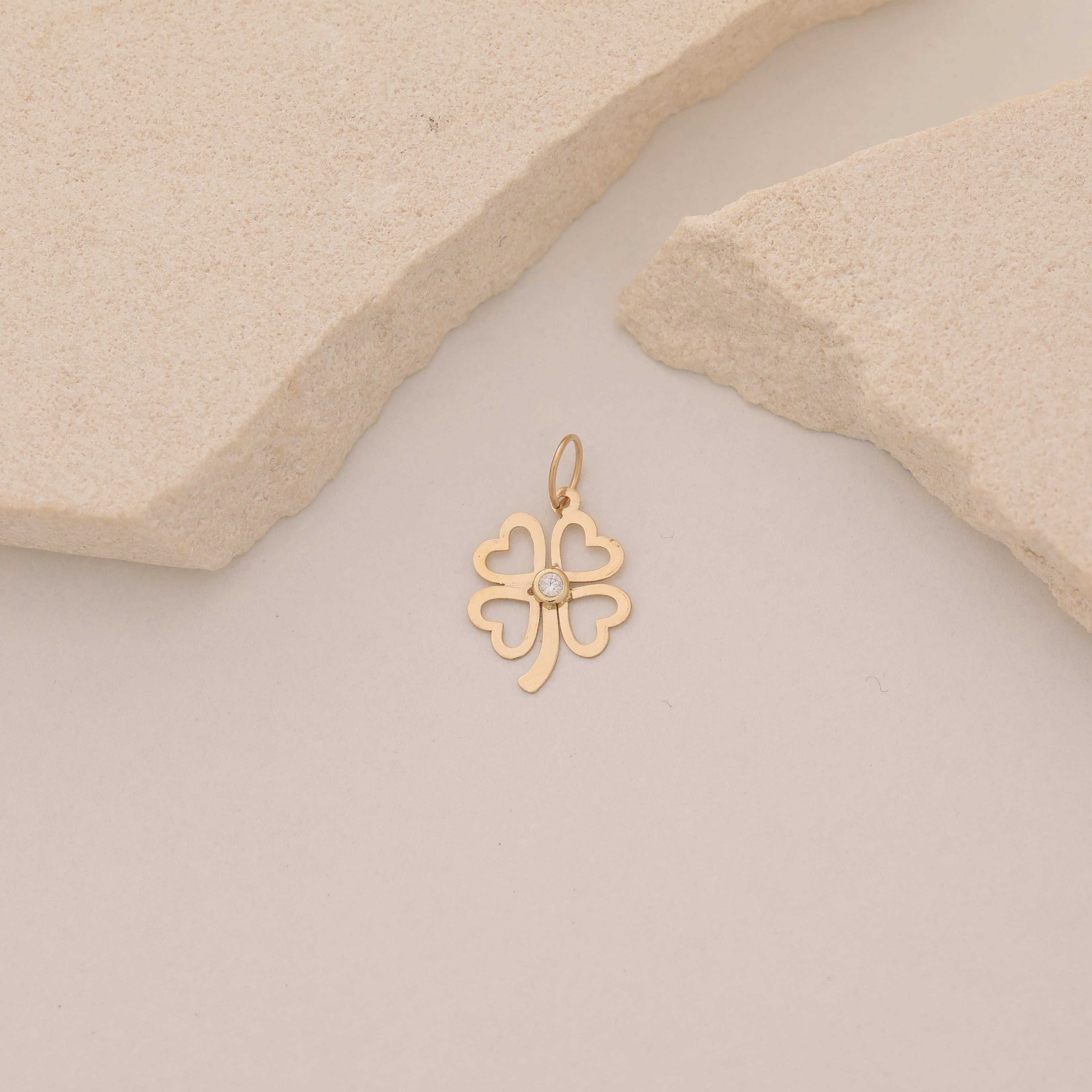 ZIRKONSTEIN VIERBLÄTTRIGES KLEEBLATT ANHÄNGER | 14K GOLD