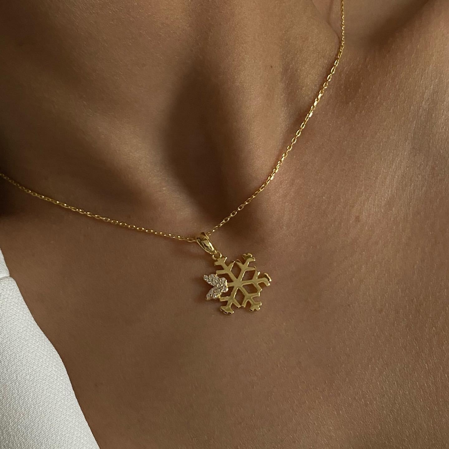SCHNEEFLOCKE HALSKETTE MIT ZIRKONIA aus 925 Silber - Eleganter Halskette - AURIME