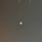 KLEEBLATT WEISSE OPAL HALSKETTE FIGARO aus 925 Silber - Eleganter Halskette - AURIME