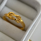 LIEBESKNOTEN RING aus 925 Silber - Eleganter Ring - AURIME