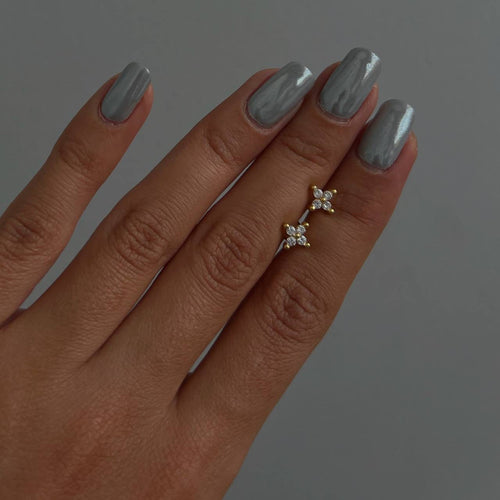 CELIA FLOWER Ohrstecker aus 925 Silber von AURIME, detaillierte Blüten-Design, elegante Damenohrschmuck