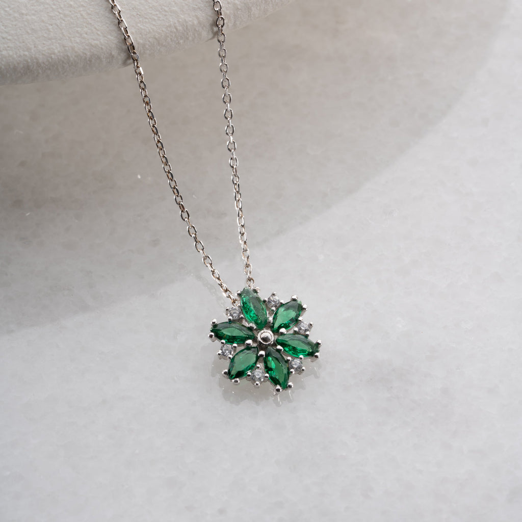 BLUME MIT GRÜNEM STEIN HALSKETTE | 925 SILBER