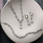 HÄNGENDES HERZ MIT STEIN SET | 925 SILBER