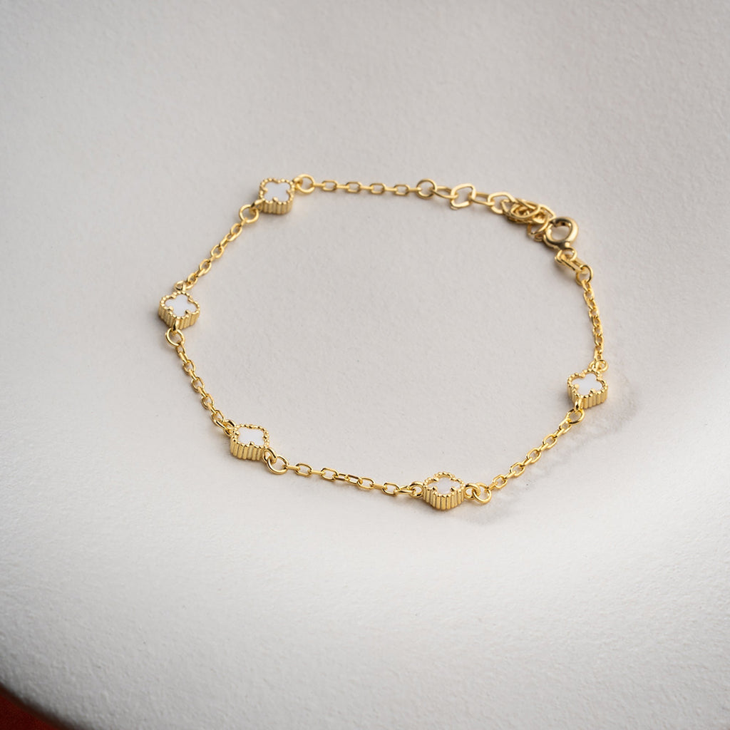 MINIMAL WEISSE KLEE ARMKETTE aus 925 Silber - Eleganter Halskette - AURIME