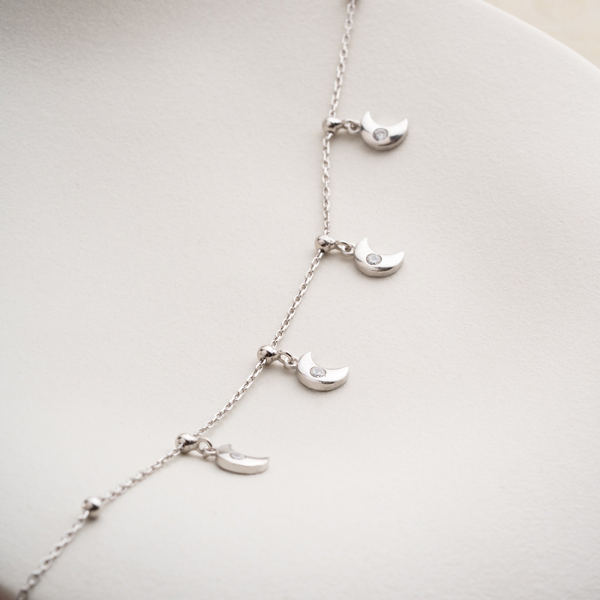 HALBMOND FUSSKETTE aus 925 Silber - Eleganter Halskette - AURIME