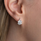 MINIMALISTISCHE BLUME AUS SILBER MIT KRISTALLSTEIN OHRRINGE | 925 SILBER
