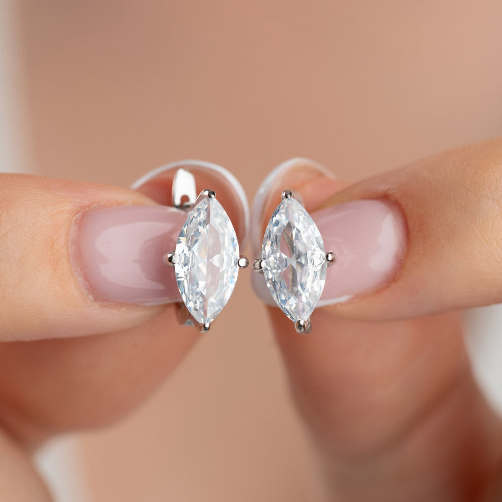 MINIMALISTISCH MIT MARQUISE-STEIN OHRRINGE | 925 SILBER