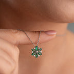 BLUME MIT GRÜNEM STEIN HALSKETTE | 925 SILBER