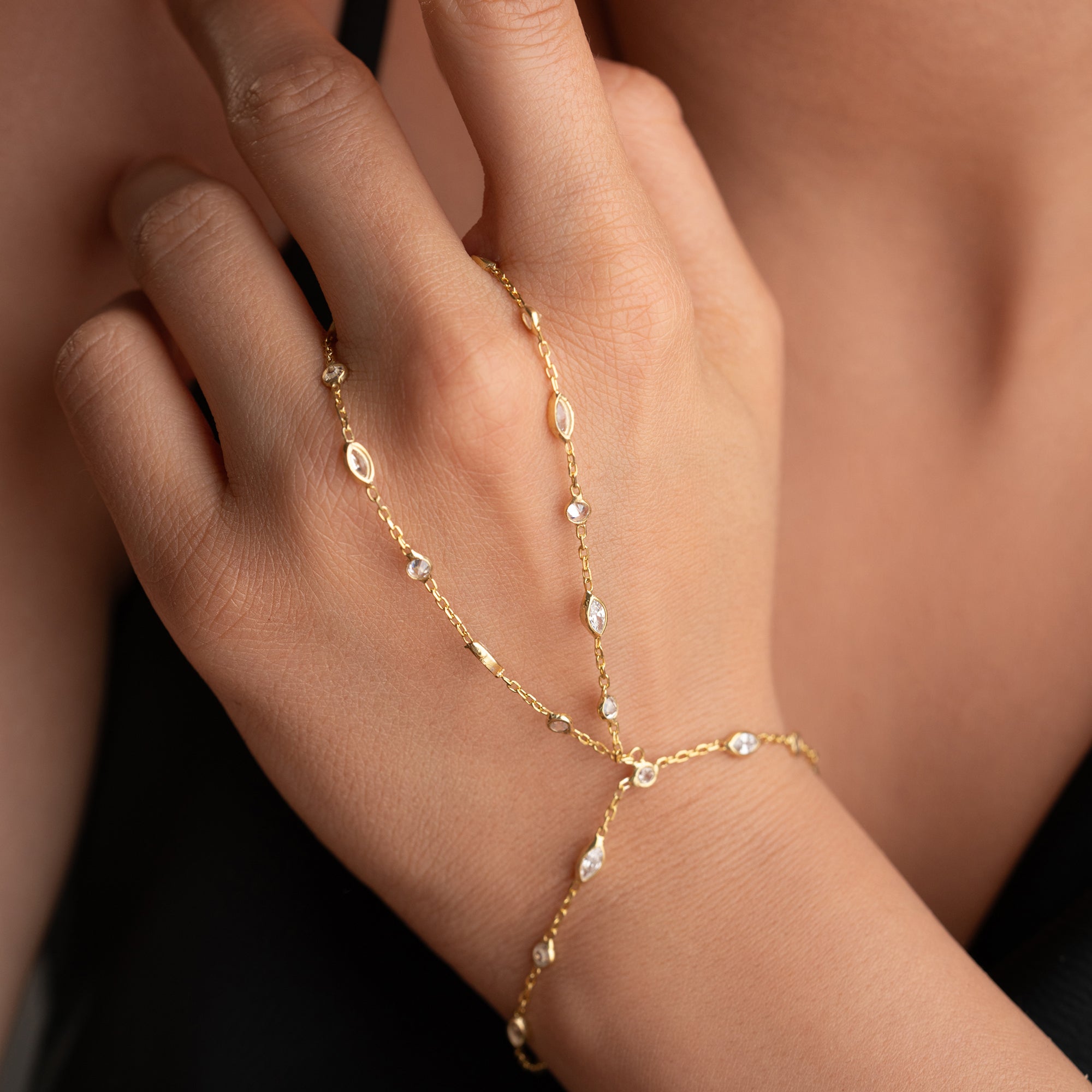 MIT MEHREREN STEINEN
 HANDKETTE | 925 SILBER