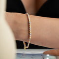 Trikolores Dorika Armband aus 925er Silber von AURIME, detailliertes Schmuckstück mit bunten Farbakzenten, Nahaufnahme.
