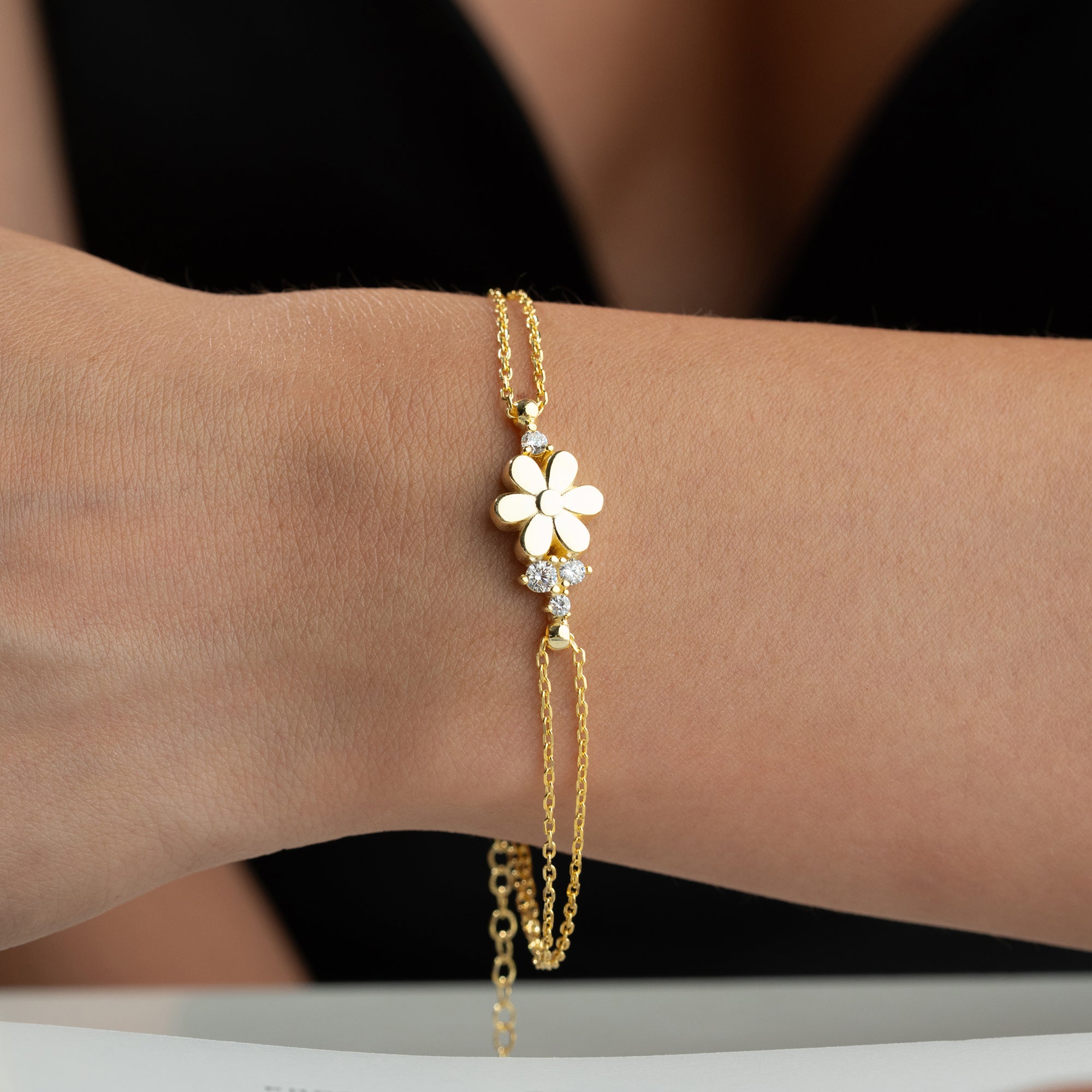 FLOWER STONE ARMBAND aus 925 Silber - Eleganter Armband - AURIME