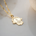 FATIMAS HAND MIT WUNSCHBUCHSTABE aus 925 Silber - Hochwertiger Schmuck - AURIME