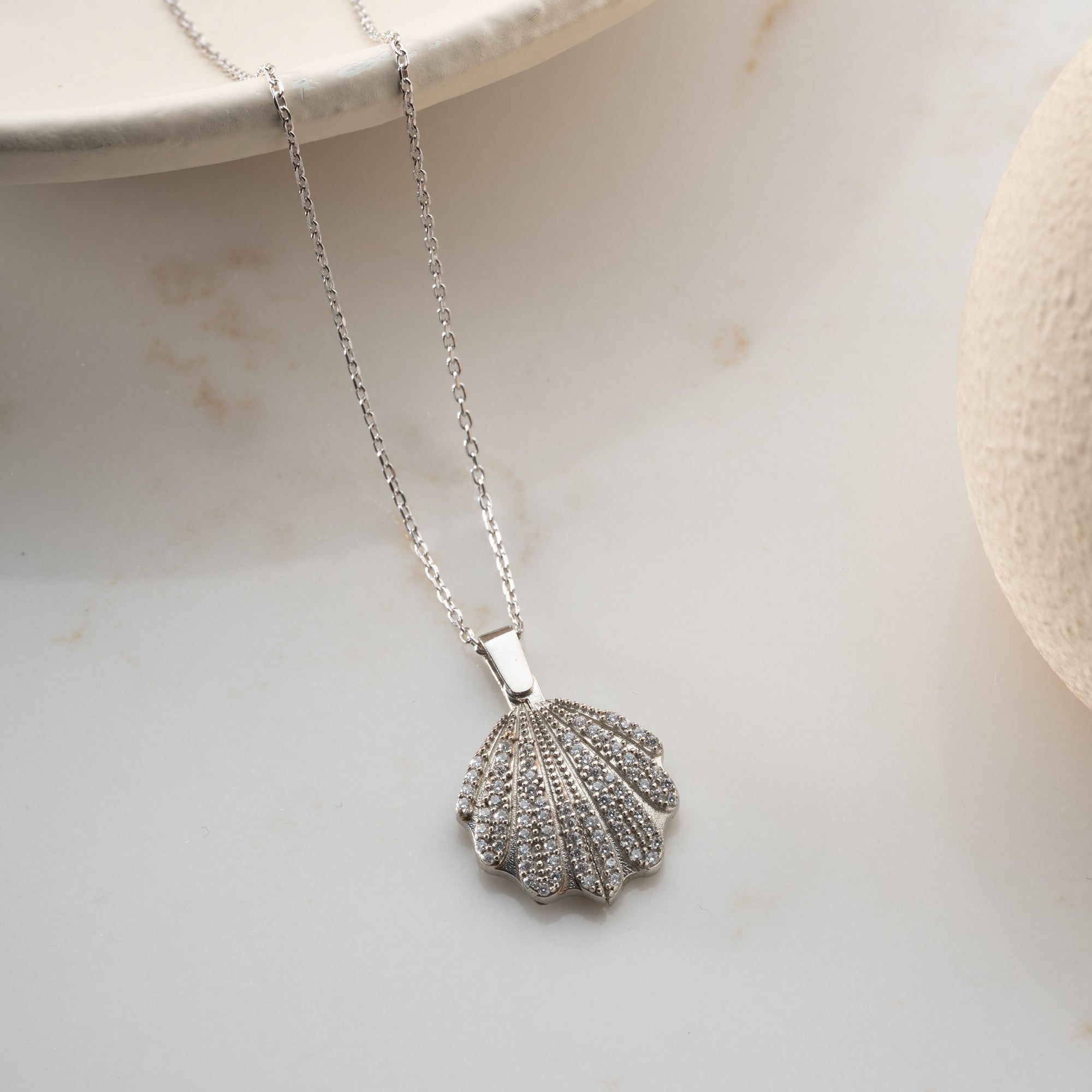 MUSCHEL-HALSKETTE MIT GRAVUR aus 925 Silber - Eleganter Halskette - AURIME