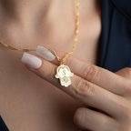 FATIMAS HAND MIT WUNSCHBUCHSTABE aus 925 Silber - Hochwertiger Schmuck - AURIME