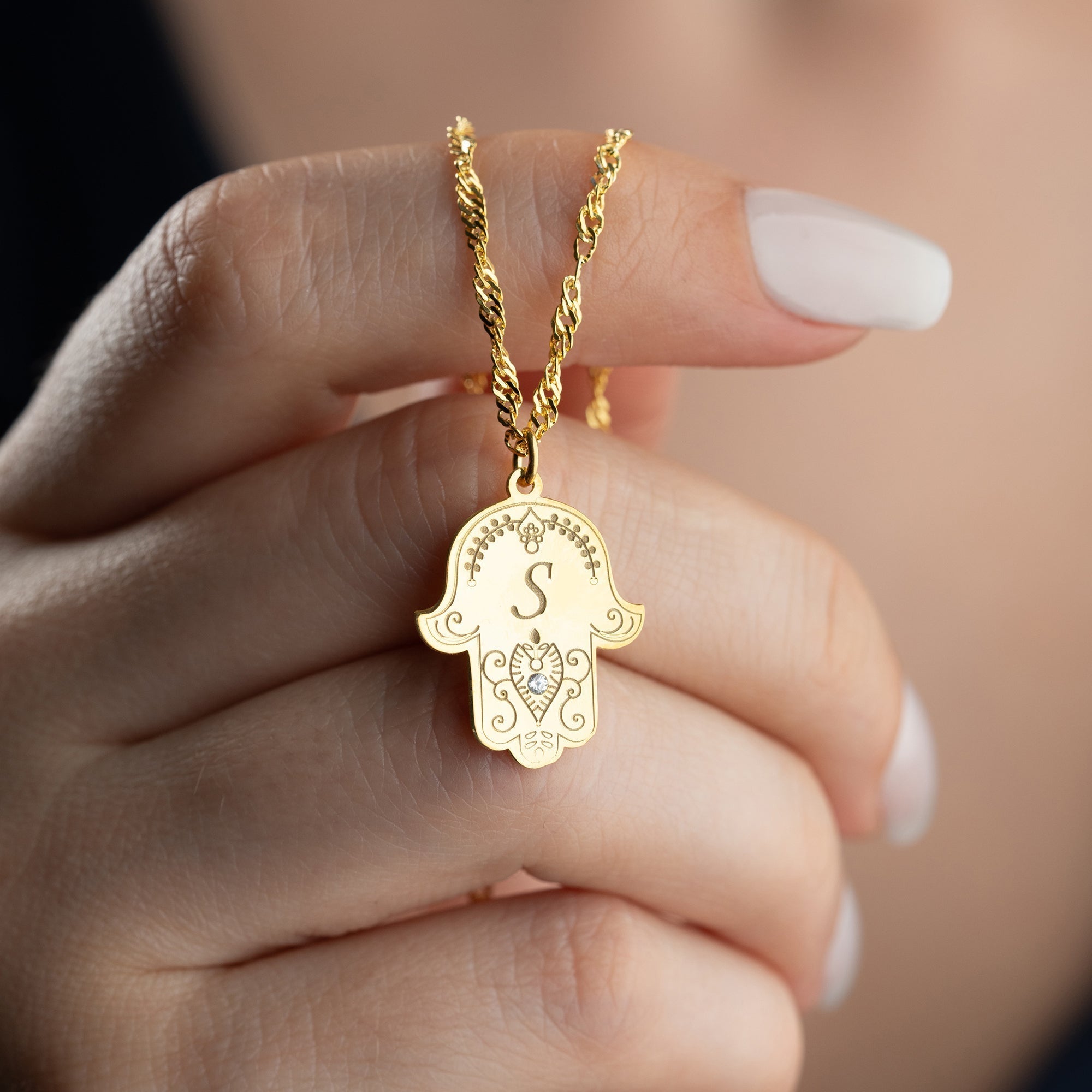 FATIMAS HAND MIT WUNSCHBUCHSTABE aus 925 Silber - Hochwertiger Schmuck - AURIME