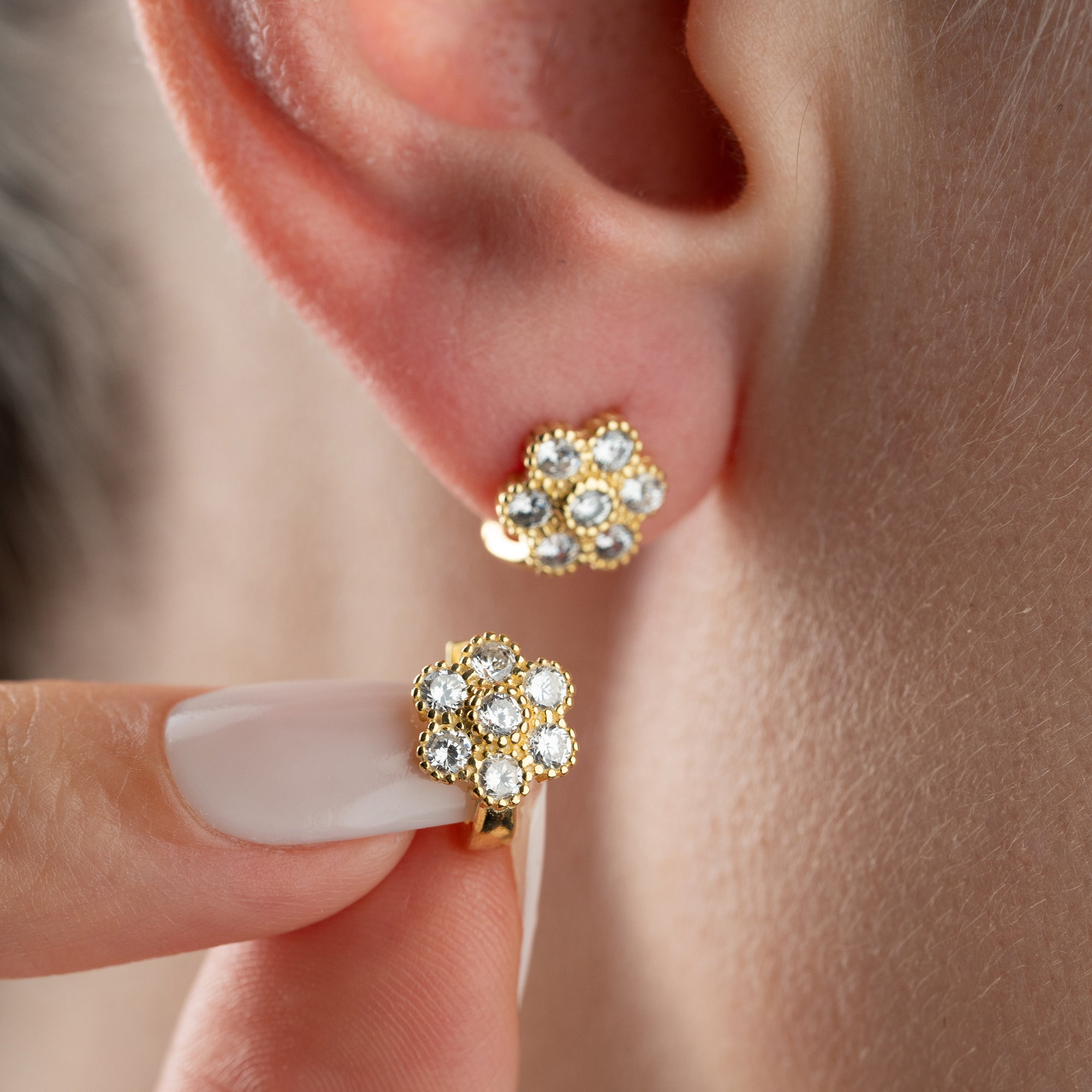 MINI DAISY OHRRINGE aus 925 Silber - Eleganter Ohrringe - AURIME